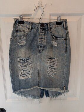 NWOT- One Teaspoon Distressed Denim Skirt